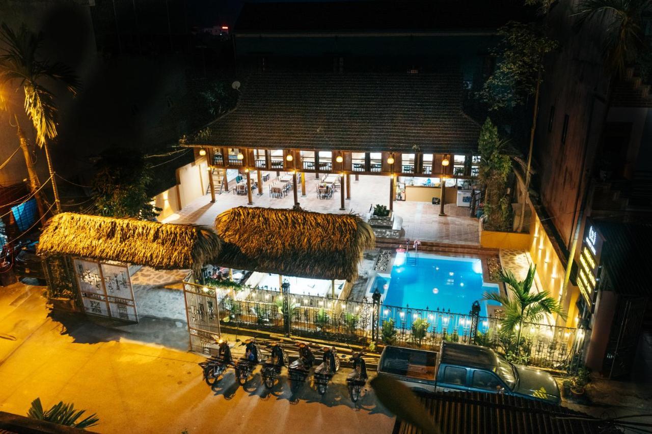Odyssey Hostel, Tours & Motorbikes Rental Ha Giang Buitenkant foto