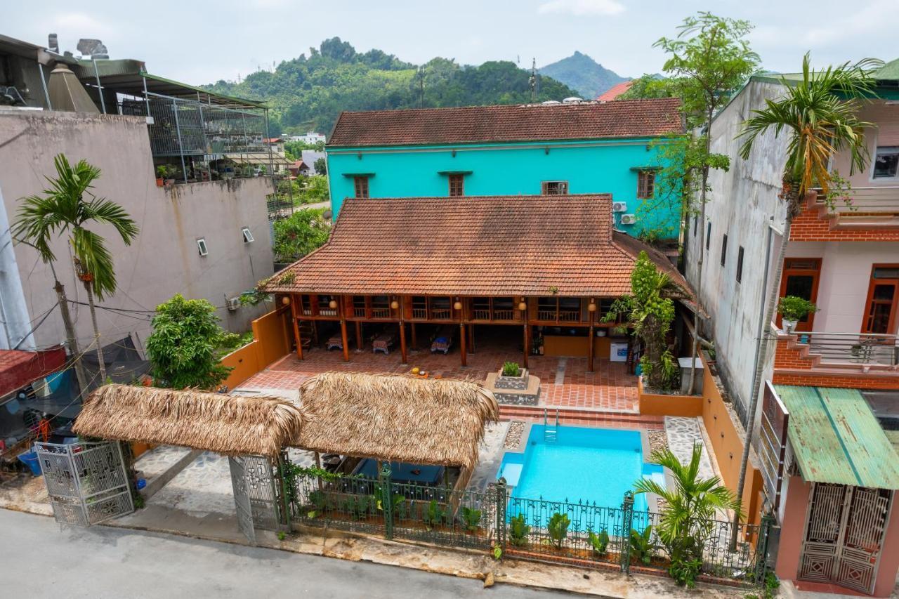 Odyssey Hostel, Tours & Motorbikes Rental Ha Giang Buitenkant foto