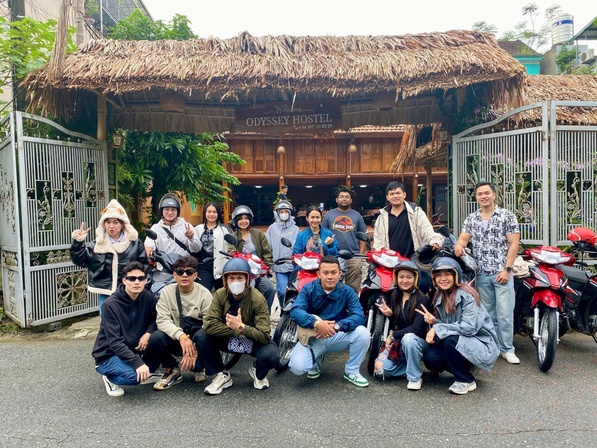Odyssey Hostel, Tours & Motorbikes Rental Ha Giang Buitenkant foto