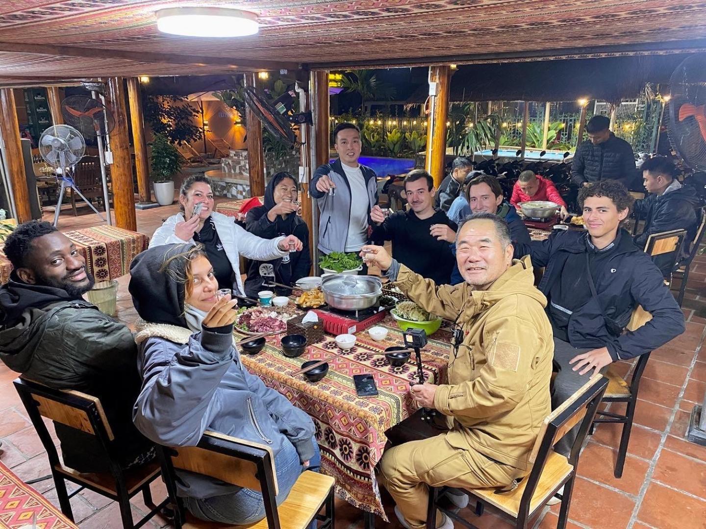 Odyssey Hostel, Tours & Motorbikes Rental Ha Giang Buitenkant foto