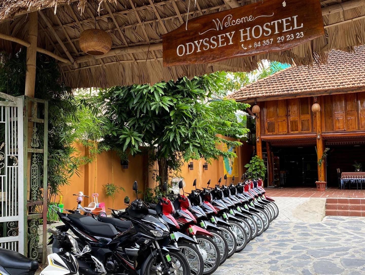 Odyssey Hostel, Tours & Motorbikes Rental Ha Giang Buitenkant foto