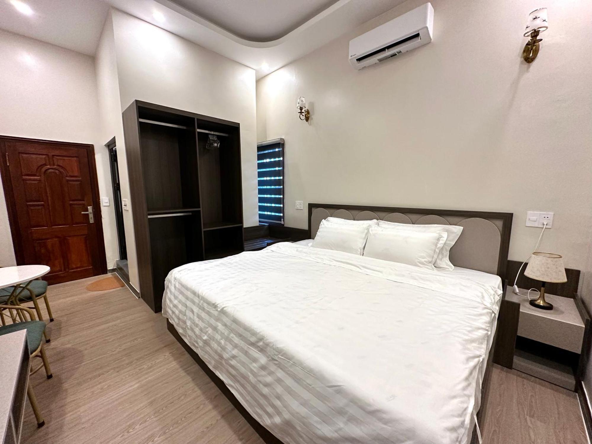 Odyssey Hostel, Tours & Motorbikes Rental Ha Giang Buitenkant foto